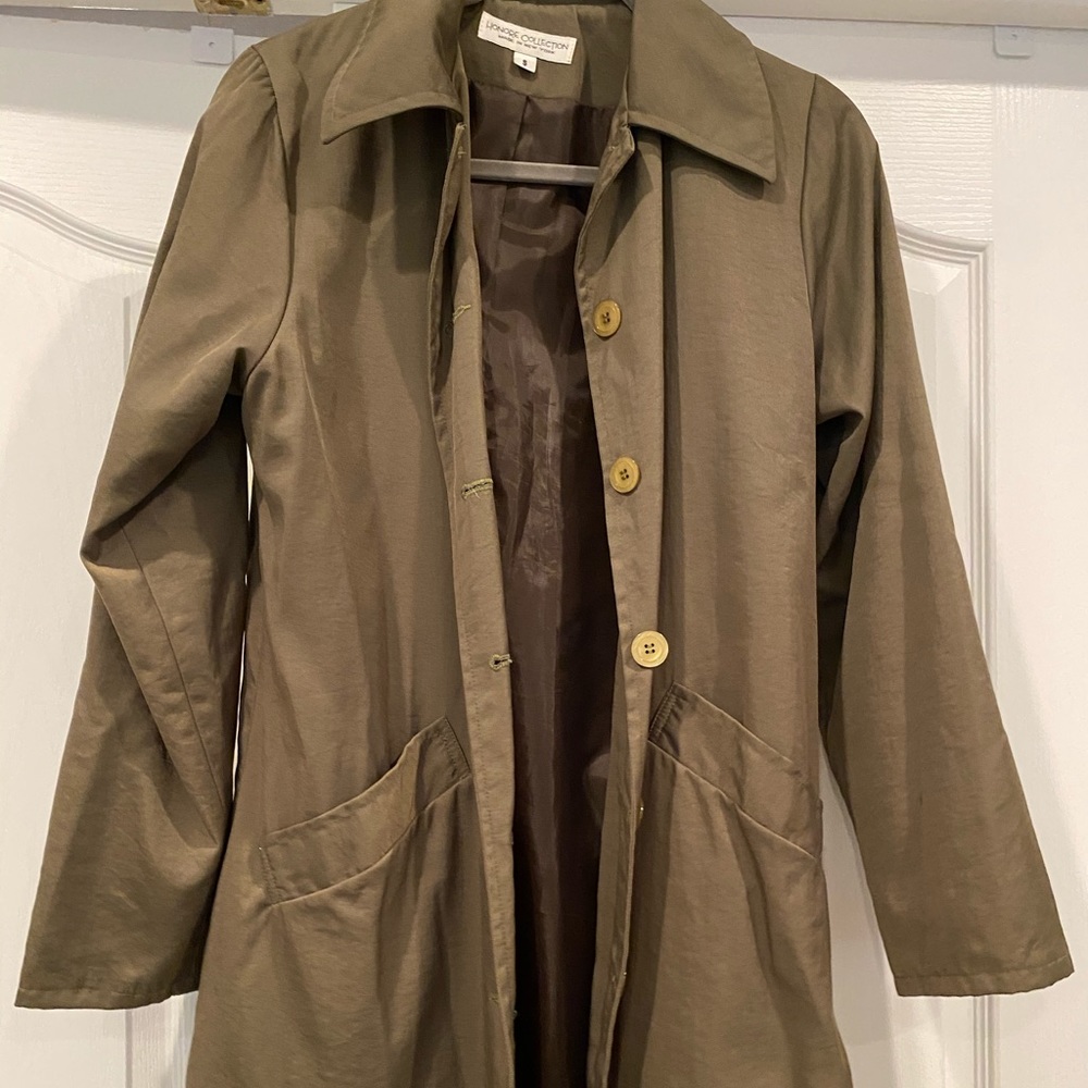 Army green lightweight spring/rain jacket